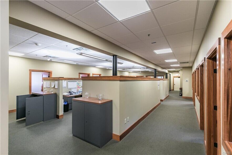 More Photos Of 4488 Onondaga Blvd, Syracuse Office For Sale