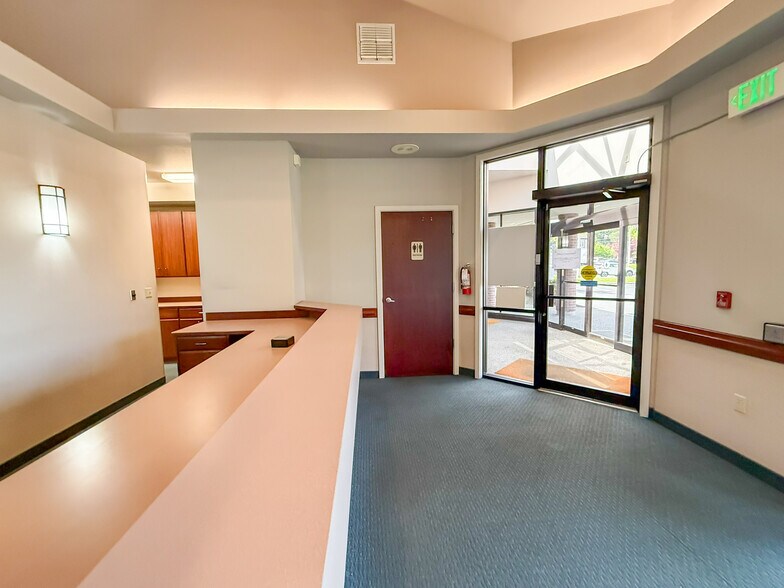More Photos Of 910 S Scheuber Rd, Centralia Medical For Lease