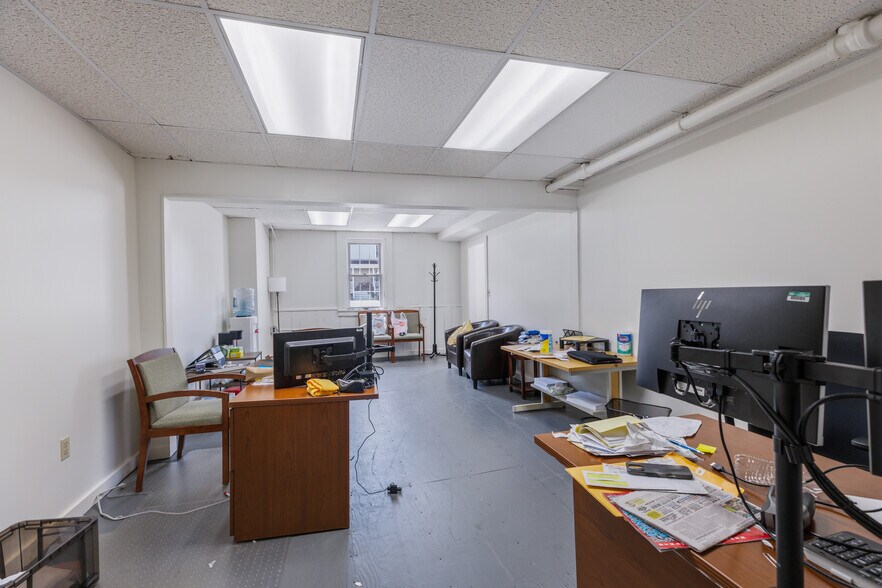More Photos Of 36 Carpenter Street St, Keene Office For Sale