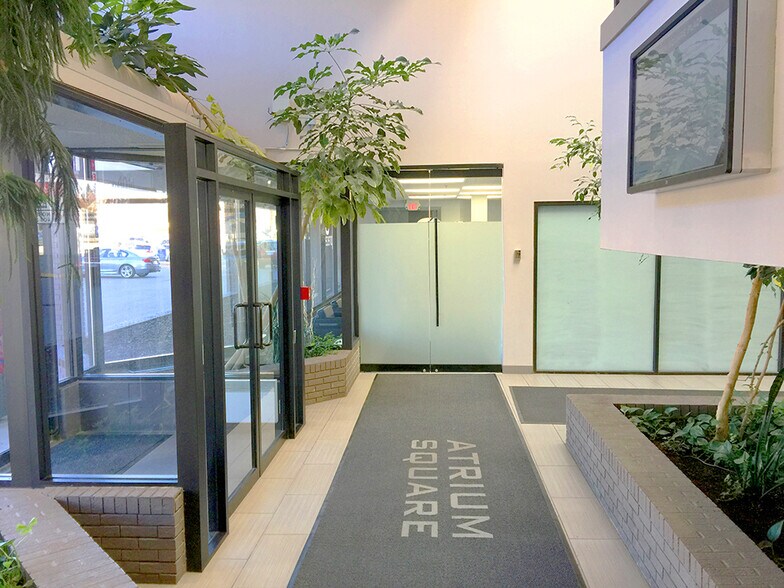 More Photos Of 4014 Macleod Trl S, Calgary Office For Lease