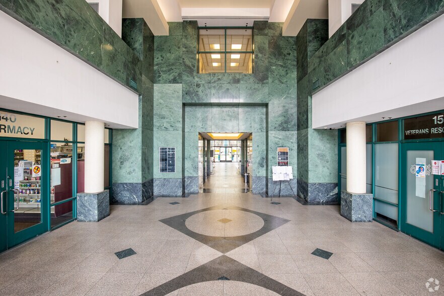 More Photos Of 1045 W Redondo Beach Blvd, Gardena Medical For Lease