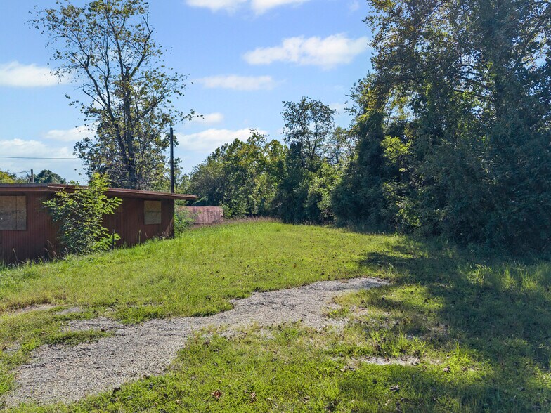 More Photos Of 322 Depot St, Amherst Warehouse For Sale