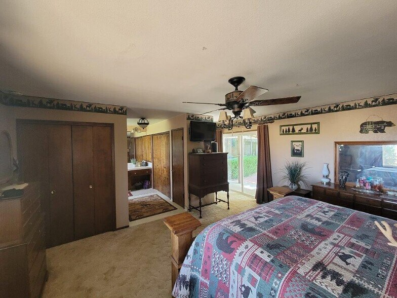 More Photos Of 41614 102nd St E, Palmdale Industrial For Lease