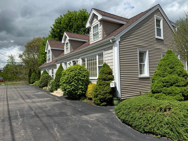 More Photos Of 980 Eddie Dowling Hwy, North Smithfield Office For Sale