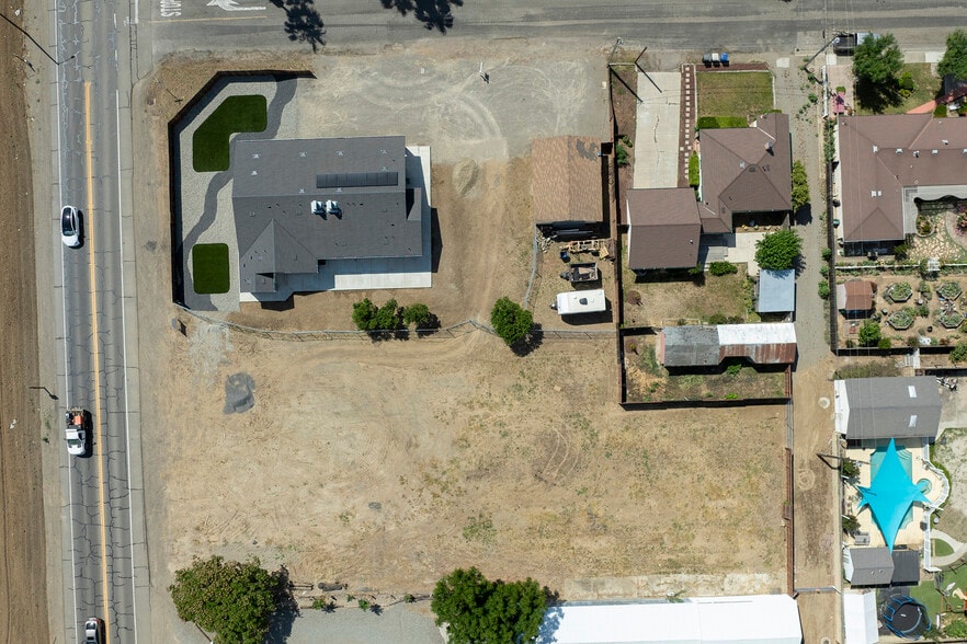 More Photos Of 720 N 2nd St, Patterson Specialty For Sale