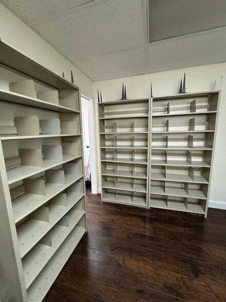 More Photos Of 3630 Almazan Dr, Dallas Medical For Lease