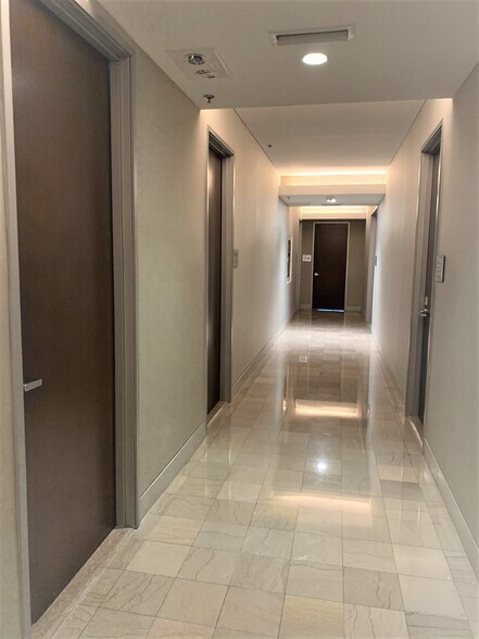 More Photos Of 14 NE 1st Ave, Miami Office For Lease