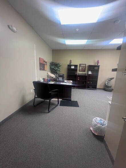 More Photos Of 270 Lake St, Penn Yan Office For Sale