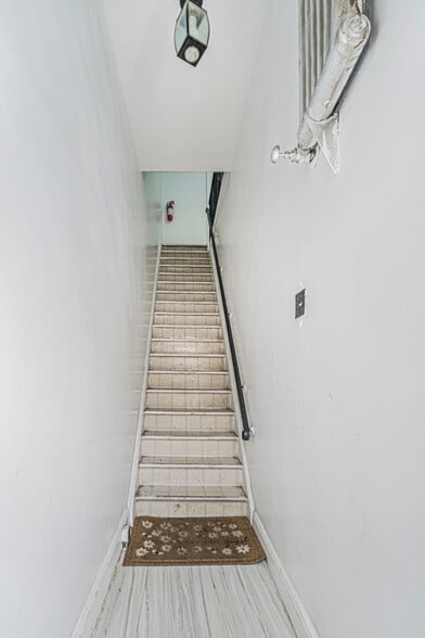 More Photos Of 174 Avenue O, Brooklyn Storefront Retail Residential For Sale