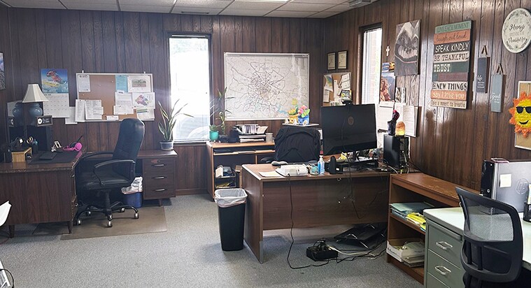 More Photos Of 10974 Richardson Rd, Ashland Warehouse For Lease