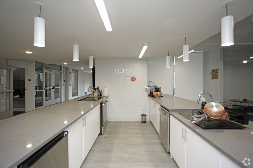 More Photos Of 5220 Troost Ave, Kansas City Apartments For Lease