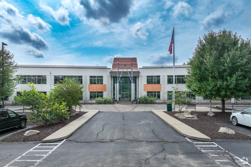 More Photos Of 100 Global View Dr, Warrendale Office For Lease