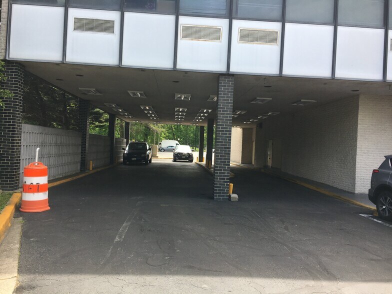 56125620 Saint Barnabas Rd, Oxon Hill, MD 20745 Office For Lease