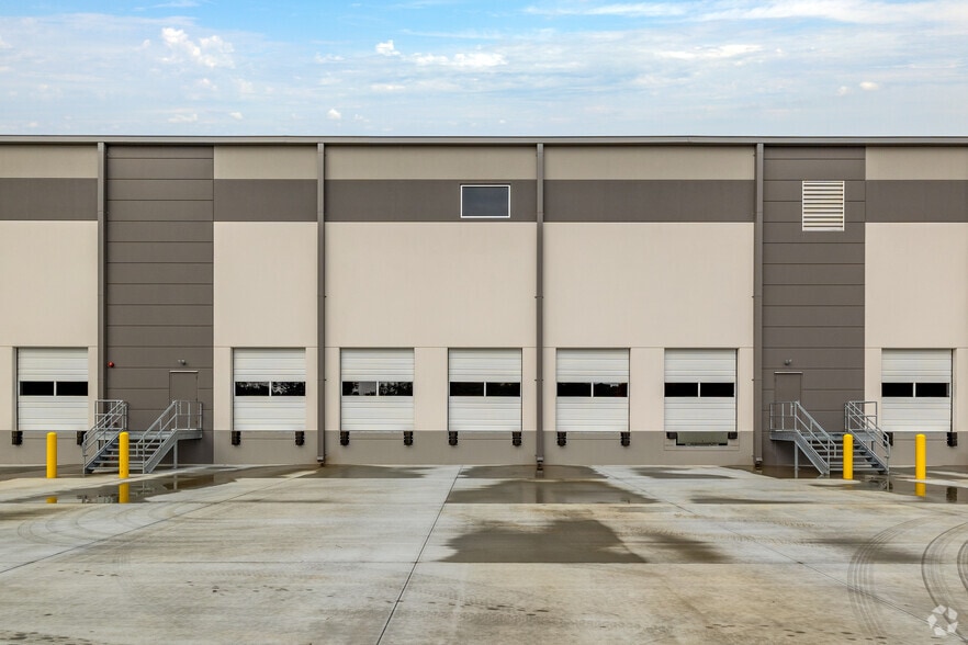 More Photos Of 8301 Old Dowd Rd, Charlotte Industrial For Lease