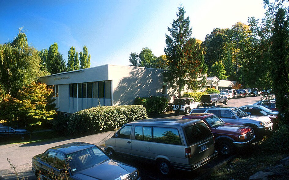 More Photos Of 9311 SE 36th St, Mercer Island Office For Lease