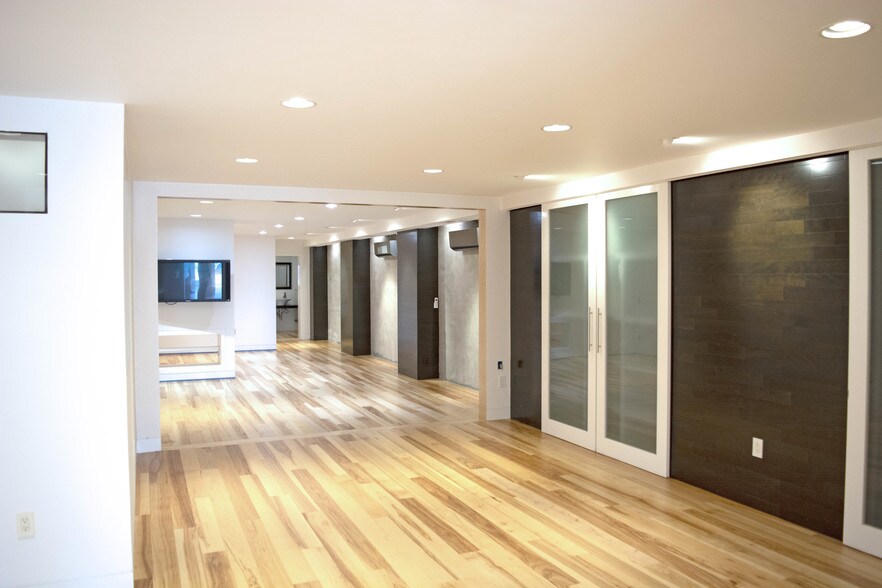 More Photos Of 335 S Van Ness Ave, San Francisco Flex For Lease