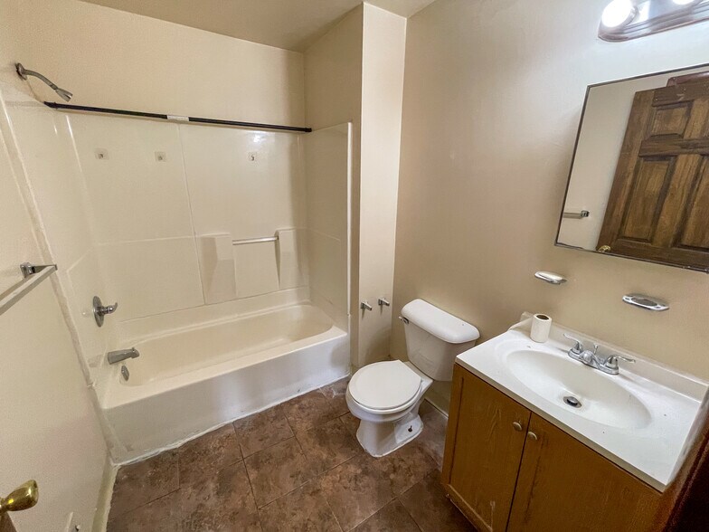 More Photos Of 6801 McKinley Ct, Clairton Apartments For Sale