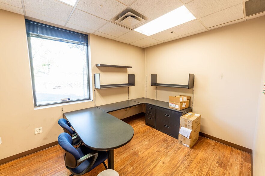 More Photos Of 662 W Commerce Park Dr, Midvale Warehouse For Sale