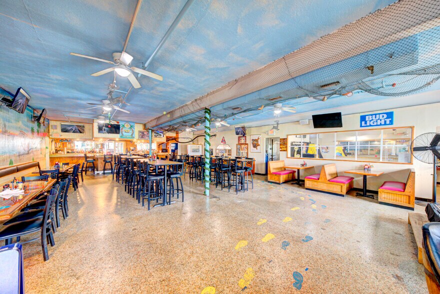 More Photos Of 400-408 W Cocoa Beach Cswy, Cocoa Beach Restaurant For Sale