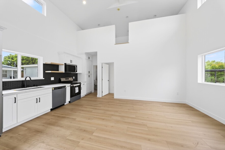 More Photos Of 337-343 N Magnolia St, Orange Apartments For Sale