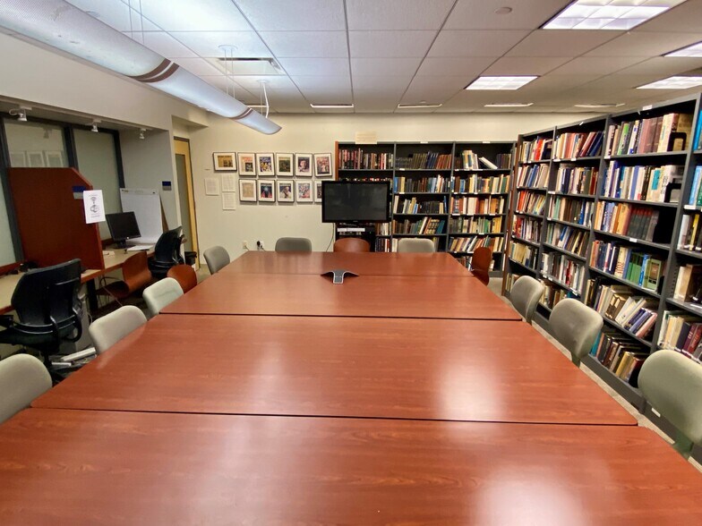 More Photos Of 633 Third Ave, New York Office For Sale