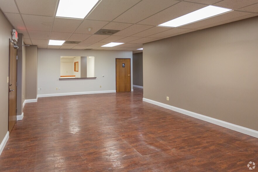 More Photos Of 2 Colgate Dr, Forest Hill Medical For Lease