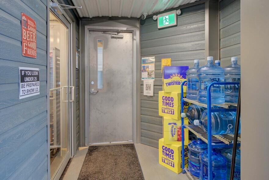 More Photos Of 25 Main St E, Lyn Storefront Retail Office For Sale