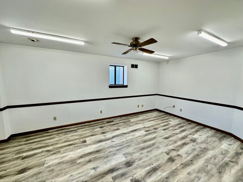 More Photos Of 3729 Sutherland ave, Indianapolis Warehouse For Lease