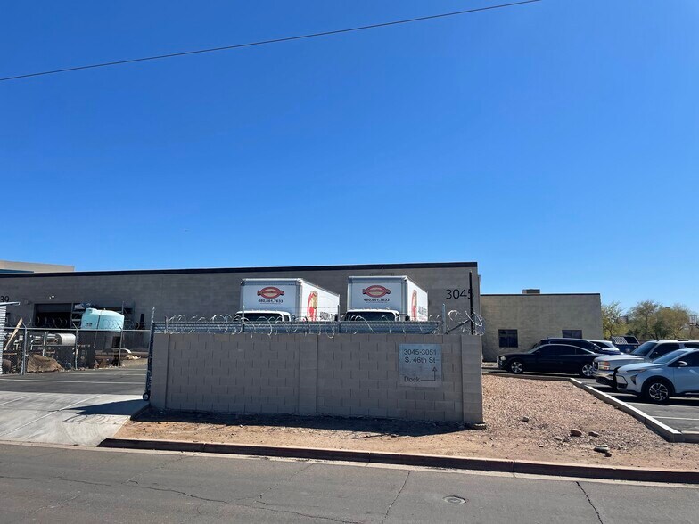 More Photos Of 3039-3045 S 46th St, Phoenix Industrial For Sale