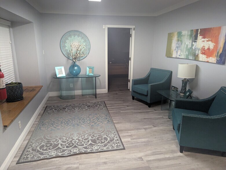 More Photos Of 8411 N Interstate 35, Austin Office For Lease