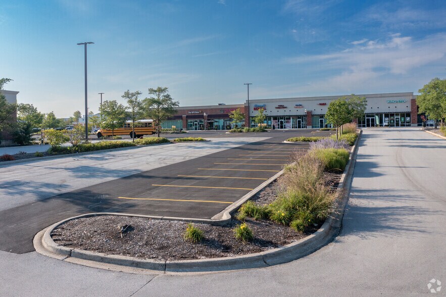 More Photos Of 16521-16615 W 159th St, Lockport Storefront For Lease