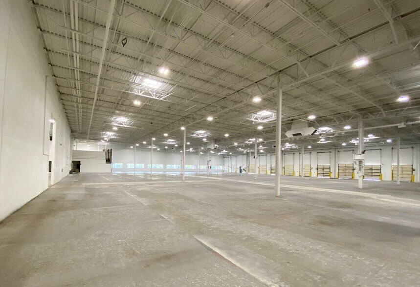 More Photos Of 2101 E Lake Mary Blvd, Sanford Manufacturing For Sale