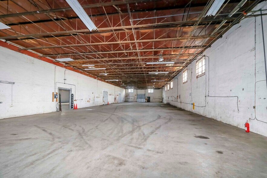 More Photos Of 540-550 W 20th St, Hialeah Warehouse For Lease