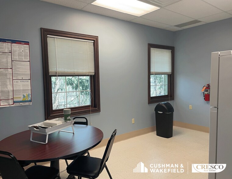 More Photos Of 5611 Hudson Dr, Hudson Office For Lease