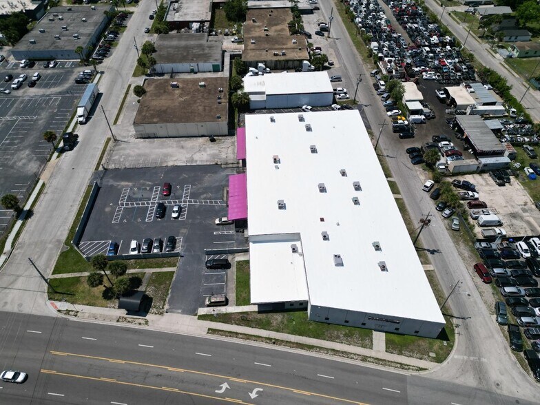More Photos Of 2140 W Washington St, Orlando Distribution For Sale