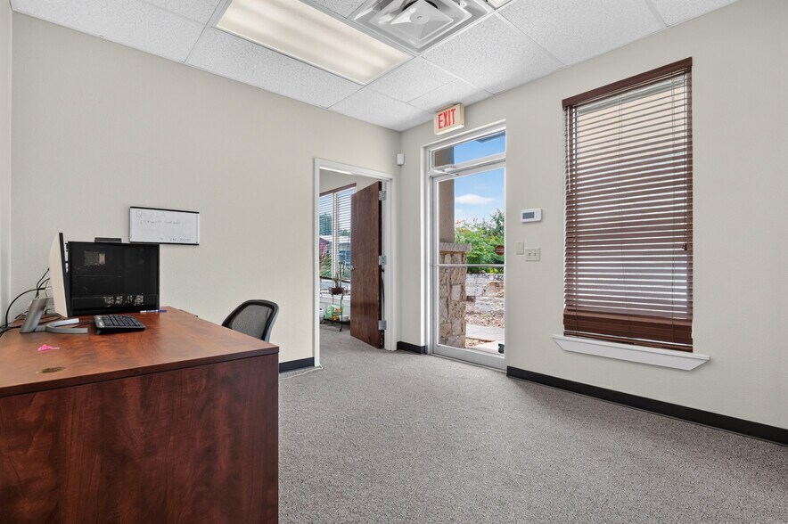 More Photos Of 14603 Huebner Rd, San Antonio Office For Lease