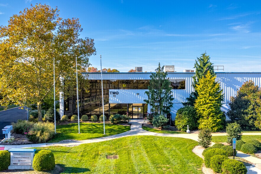 More Photos Of 2 Advantage Ct, Bordentown Distribution For Lease