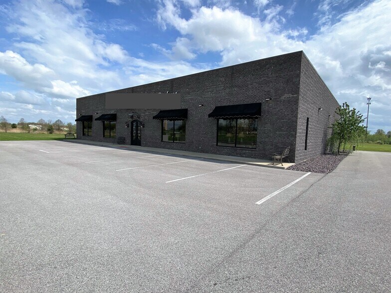 More Photos Of 1208 Donna Dr, Carterville Freestanding For Sale