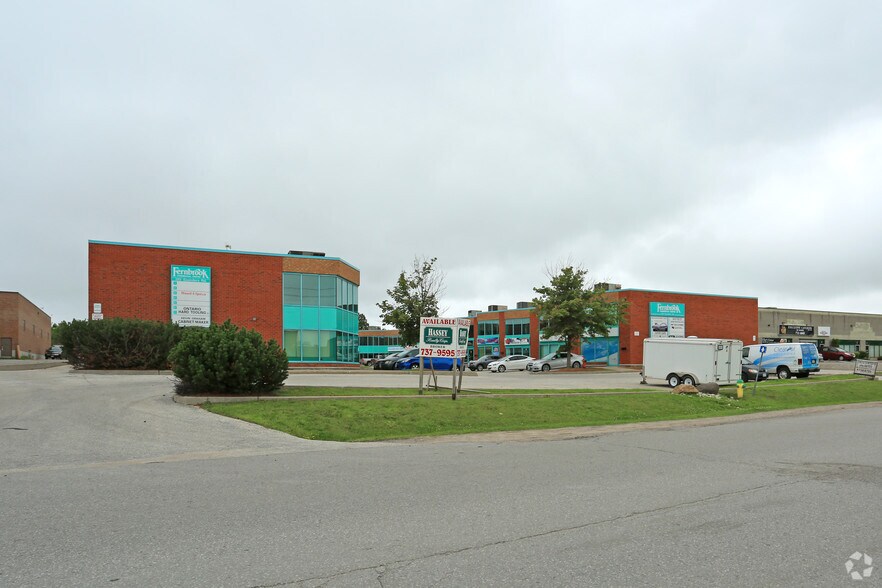 More Photos Of 122 Saunders Rd, Barrie Warehouse For Lease