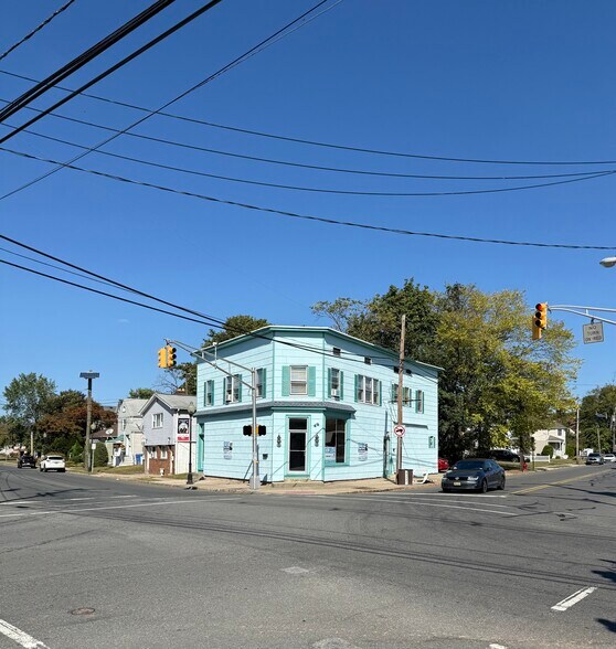 More Photos Of 189 Front St, South Plainfield Storefront Retail Residential For Lease