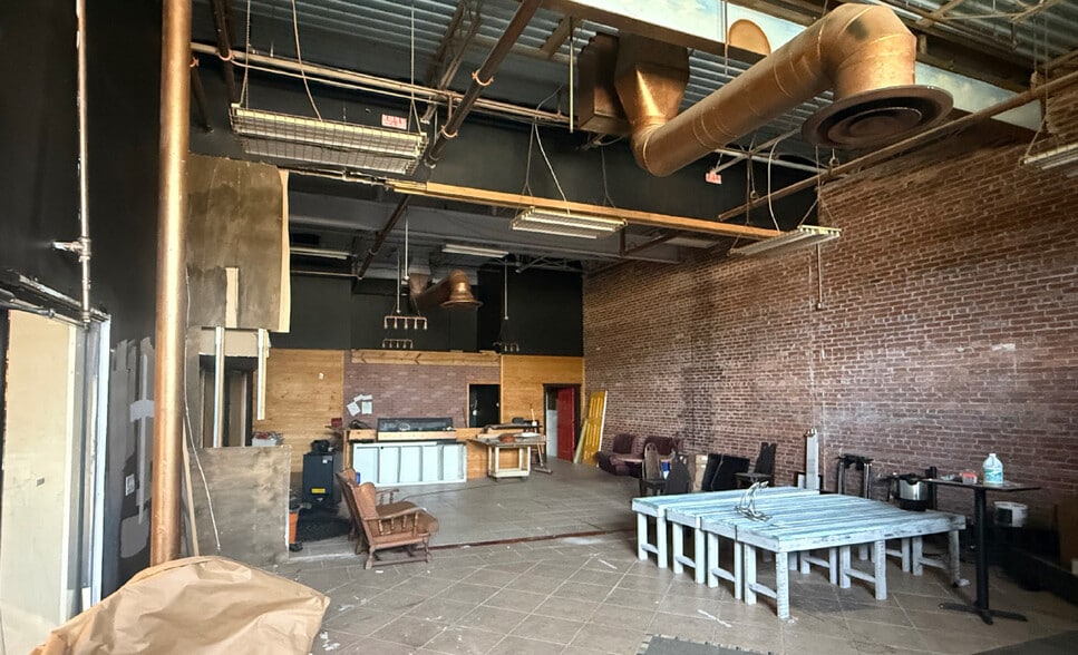 More Photos Of 924-936 E New Haven Ave, Melbourne Freestanding For Lease