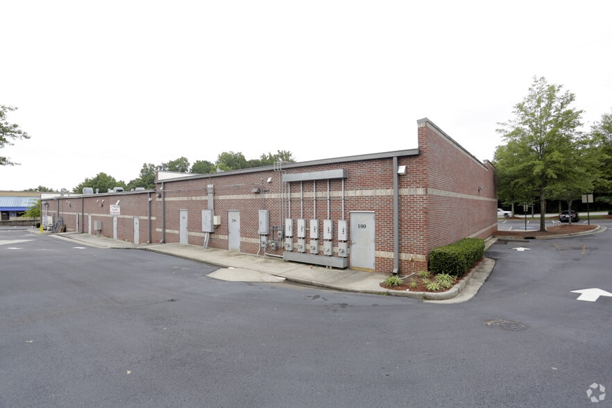 More Photos Of 660 Indian Trail Rd, Lilburn Unknown For Lease