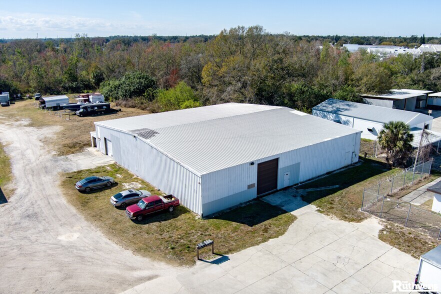 More Photos Of 1042 Hoover Rd, Winter Haven Warehouse For Lease