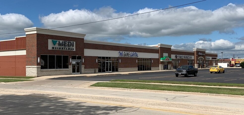 Primary Photo Of 801-815 S Main Ave, De Pere General Retail For Lease