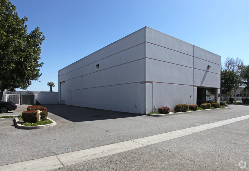 More Photos Of 1967 W Holt Ave, Pomona Warehouse For Sale