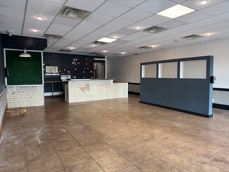 More Photos Of 1920 Tyler St, Hollywood Restaurant For Lease