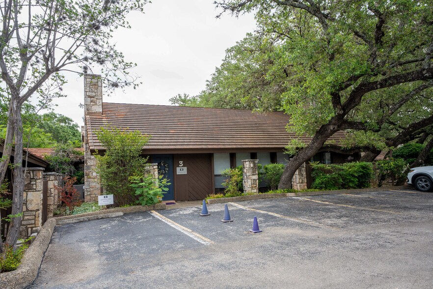 More Photos Of 8004 West Ave, San Antonio Office For Sale