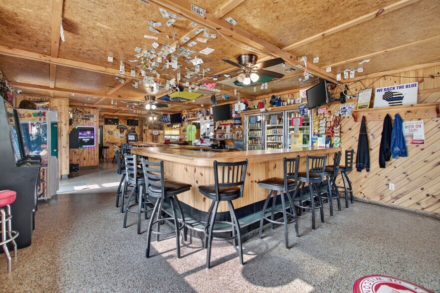 More Photos Of 133 E Main St, Embarrass Specialty For Sale