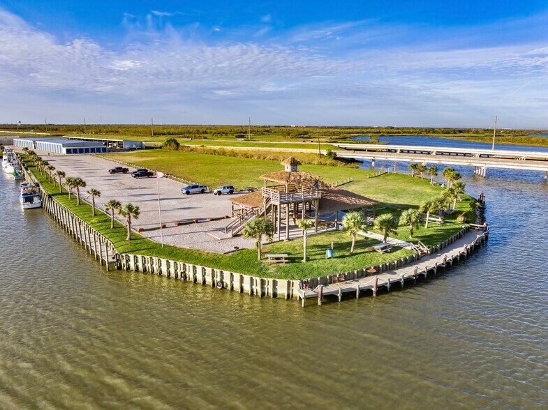 More Photos Of 3902 Highway 146 N, Texas City Marina For Sale