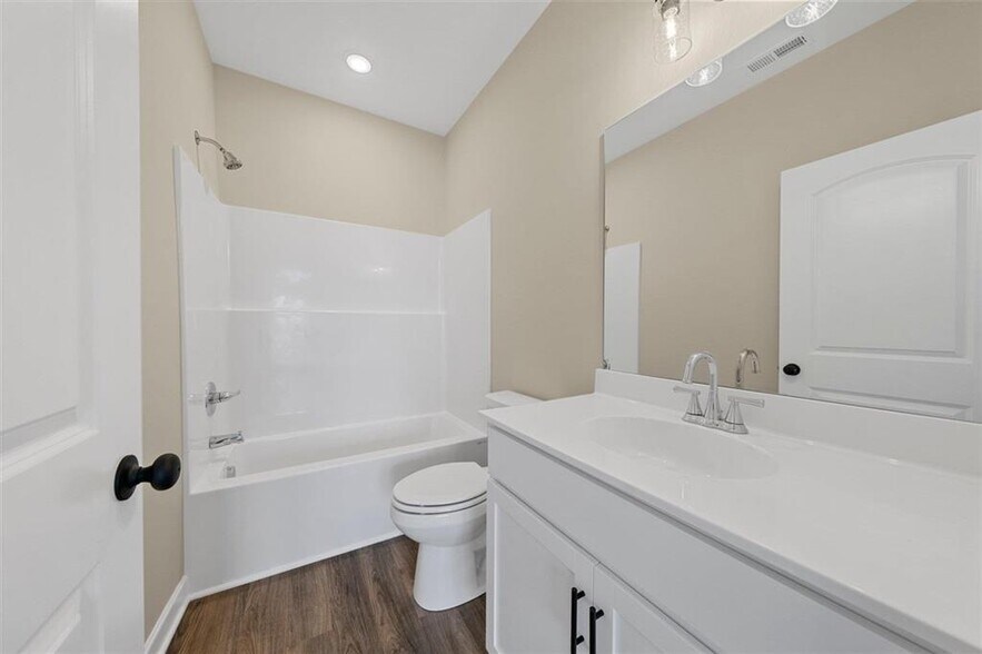 More Photos Of 721 Plano Rd, Bowling Green Apartments For Sale